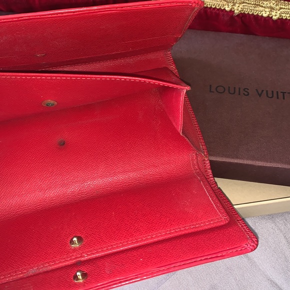 Authentic Louis Vuitton red epi wallet - Picture 13 of 16